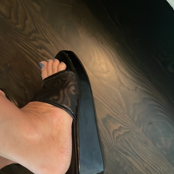 Yves saint Laurent vintage black lace pattern slides. Size 7 - Picture 9 of 13